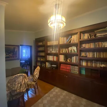 Aparttamento Hostel Τίρανα
